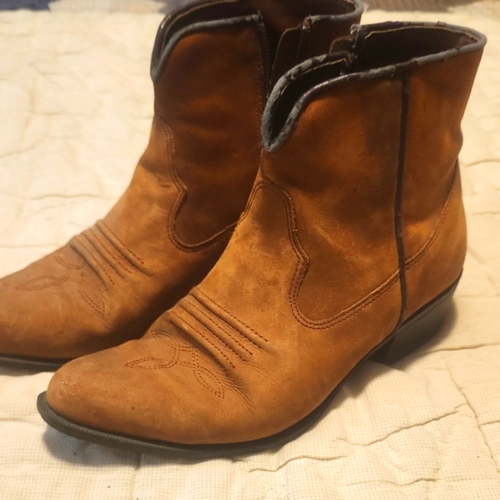 Vintage Valley Lane Brand Brown Leather Ankle Western Boots. Size 7